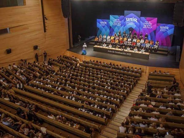 UNIR logra la máxima calificación  de 5 estrellas y se sitúa entre las  mejores universidades online del  mundo, según QS Stars 