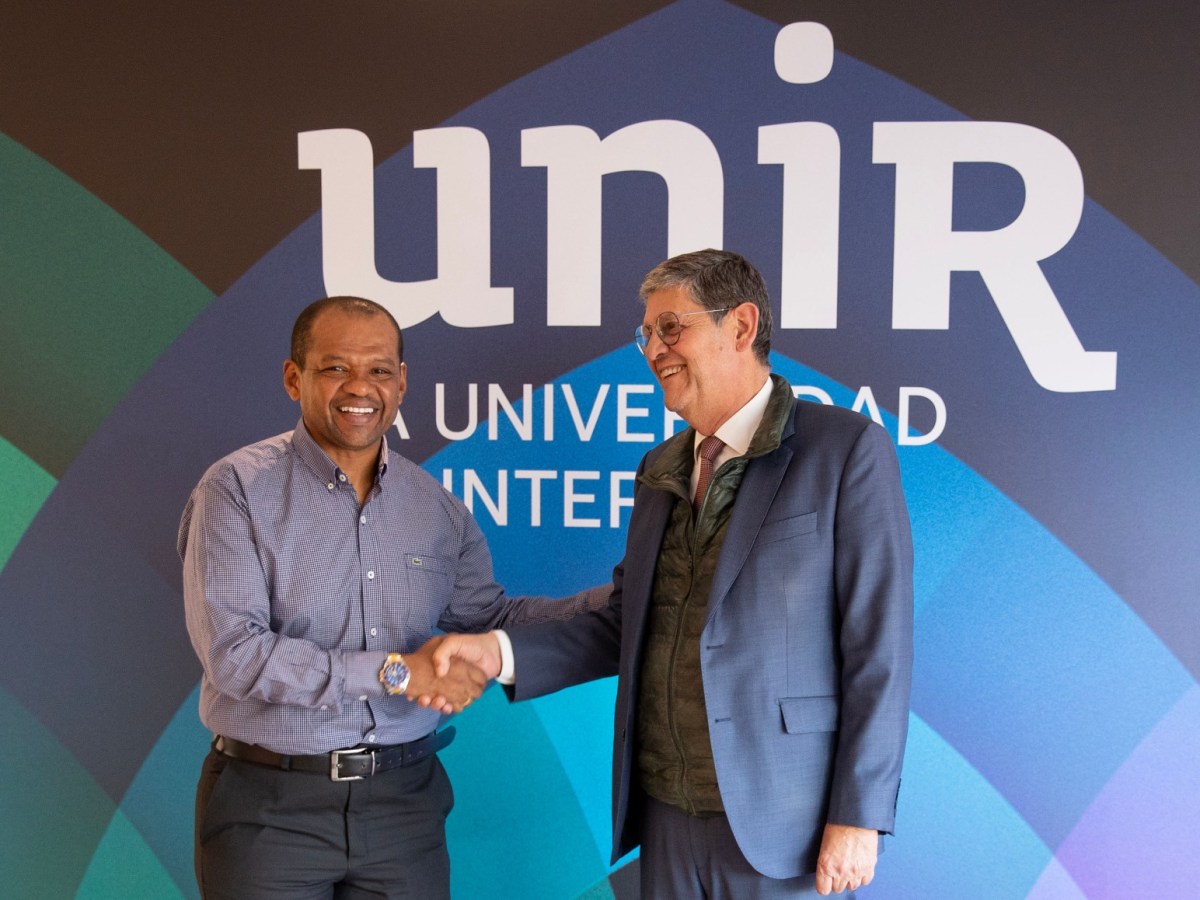 Convenio de cooperación entre FEF y UNIR impulsa formación académica en el fútbol nacional