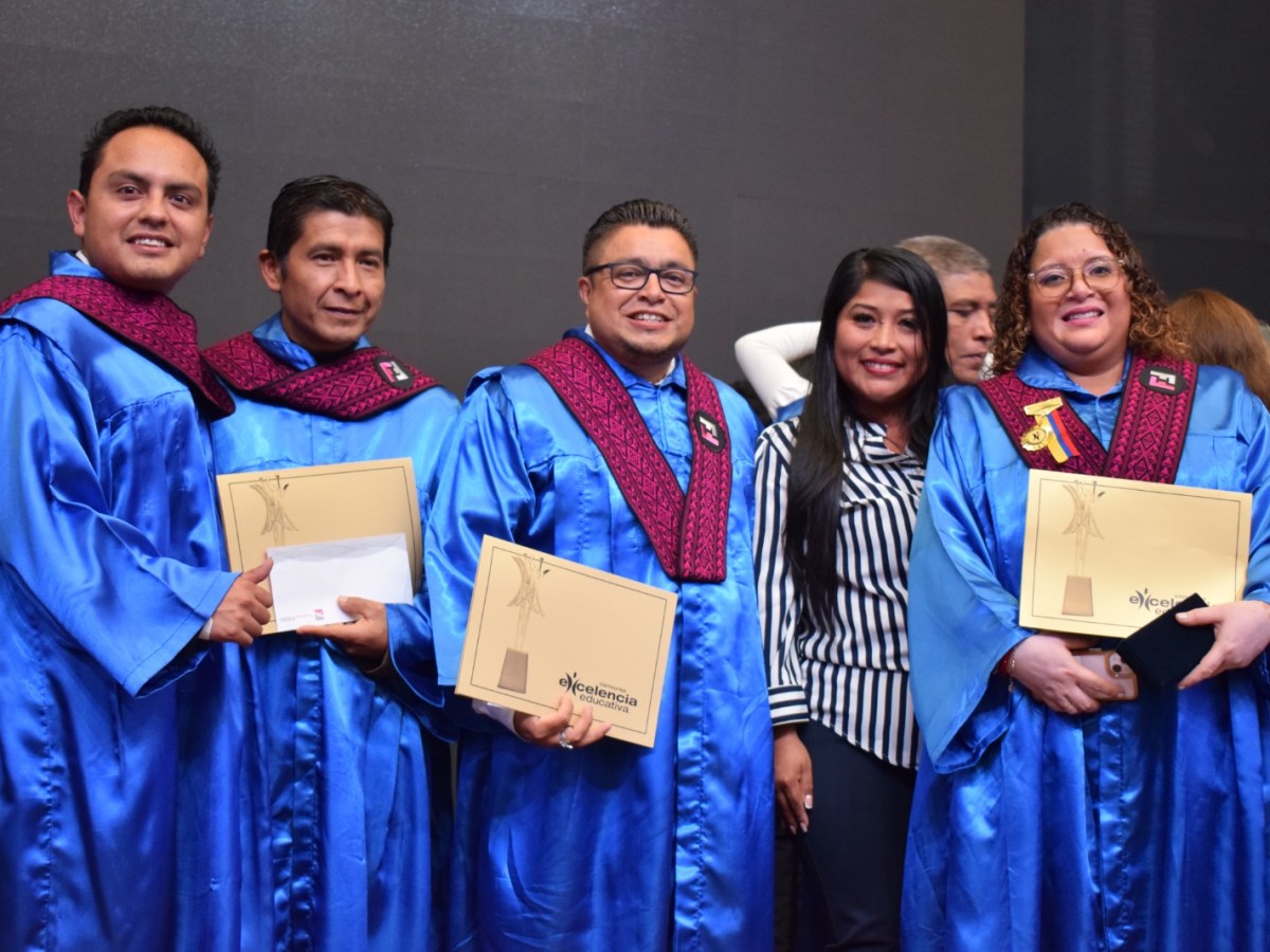 Más de 500 docentes haciendo historia