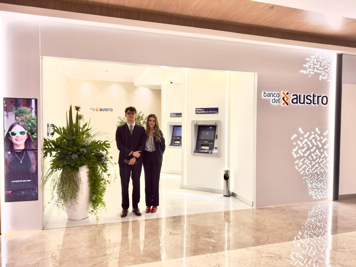 Banco del Austro fortalece su presencia en Cuenca con su nuevo hall virtual en Mall del Alto