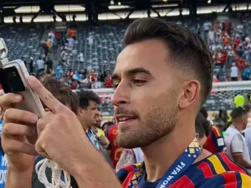 El teléfono con cámara robótica que conquistó las miradas en la gran final del fútbol